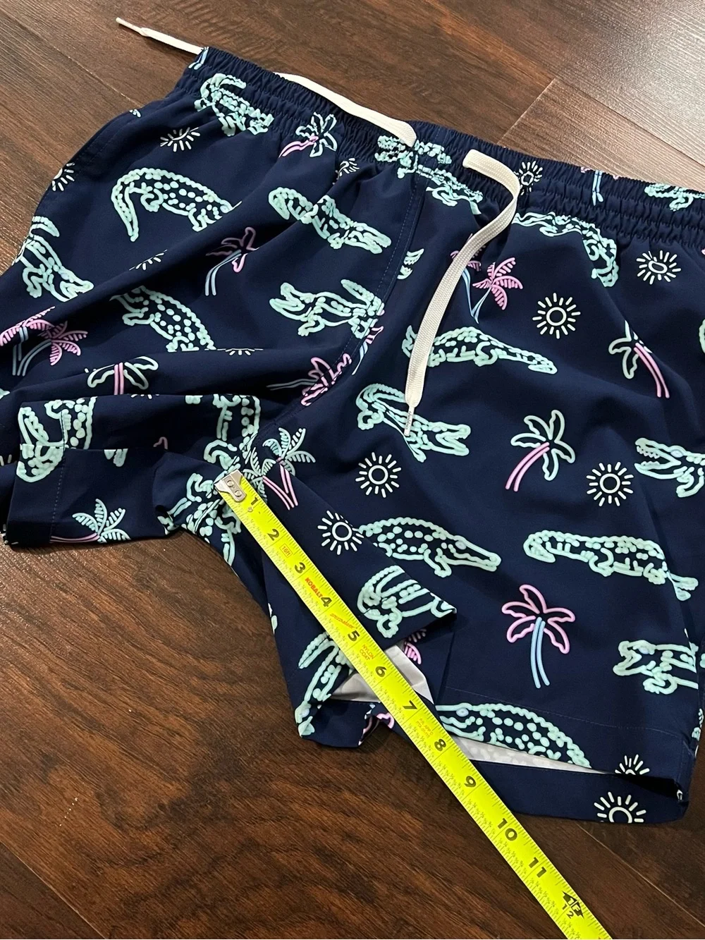 Chubbies The Neon Glades Navy Alligator Palm Swim Trunks 5.5” Lined Mens L